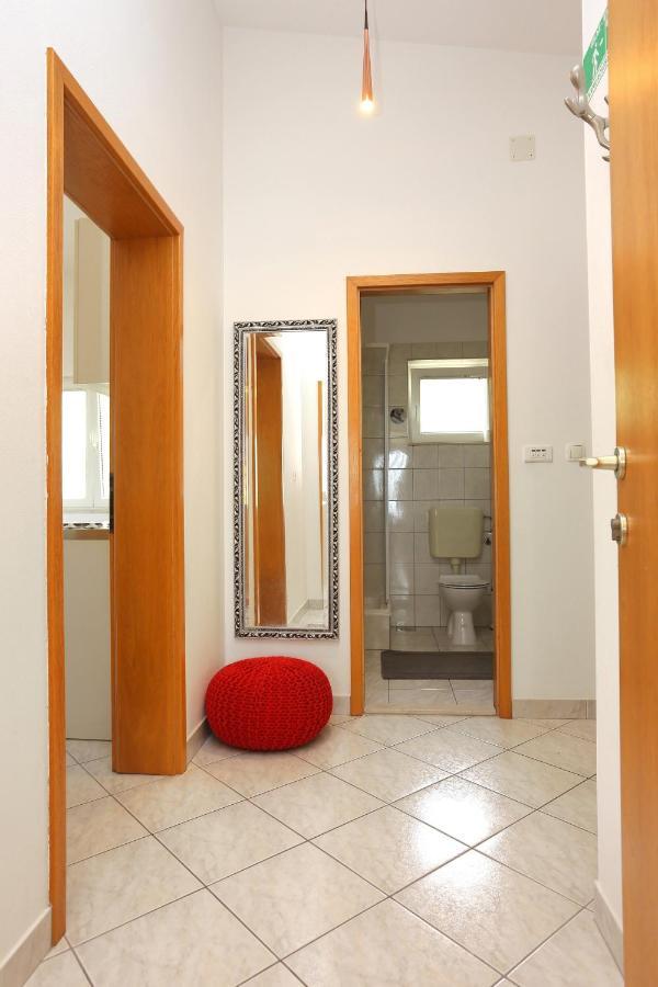 Apartments With A Parking Space Sumpetar, Omis - 11798 Jesenice  Extérieur photo