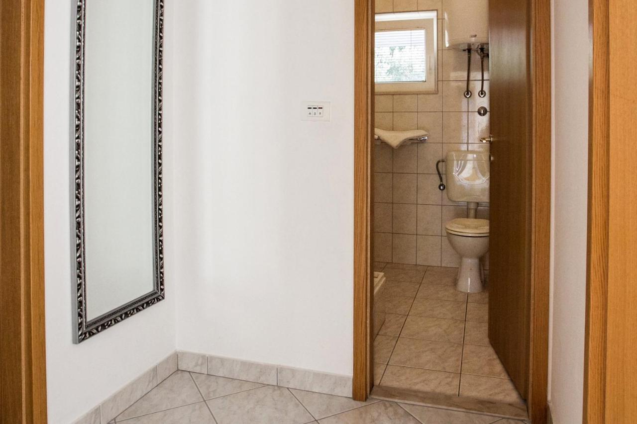 Apartments With A Parking Space Sumpetar, Omis - 11798 Jesenice  Extérieur photo
